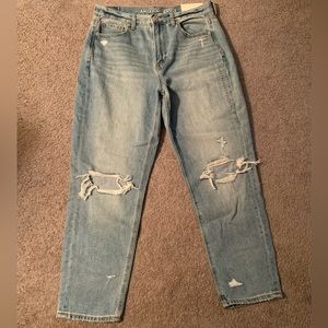 American Eagle High Rise Mom Jean
